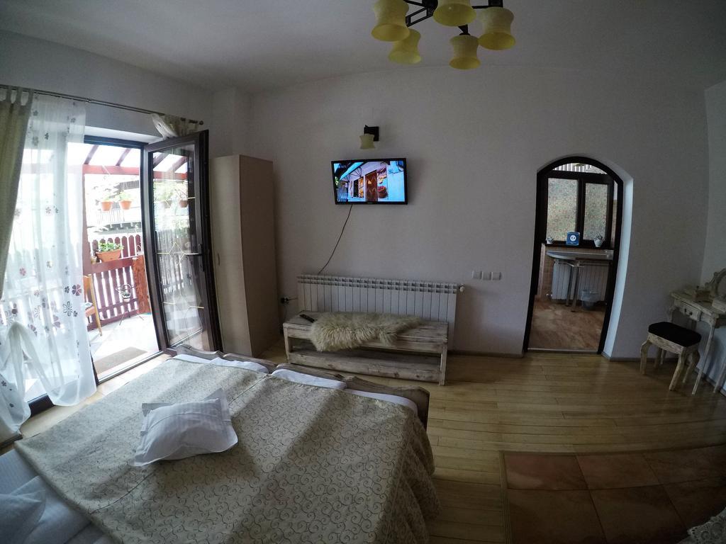 Casa De Vacanta Razvan Si Andrei Sinaia Extérieur photo